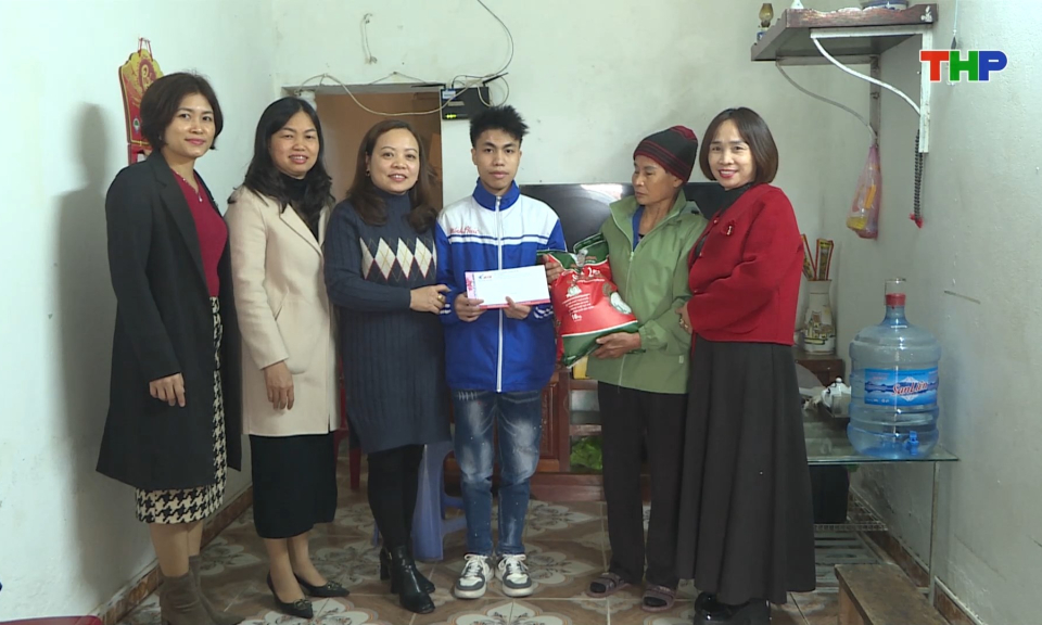 &ldquo;Mẹ đỡ đầu&rdquo; - Lan tỏa y&ecirc;u thương, sẻ chia tr&aacute;ch nhiệm