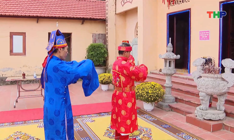 Chuẩn bị nghi thức tế lễ tại Lễ hội m&ugrave;a xu&acirc;n C&ocirc;n Sơn - Kiếp Bạc 