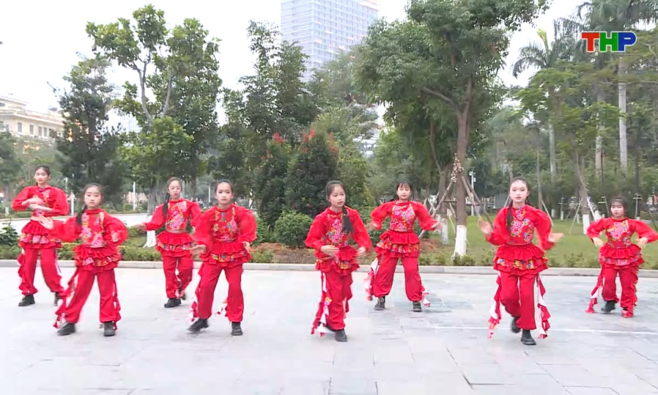 Vitamin tuổi hồng: Tết đong đầy