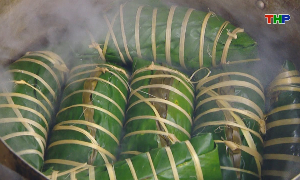 Ẩm thực: B&aacute;nh chưng g&ugrave; của người S&aacute;n D&igrave;u