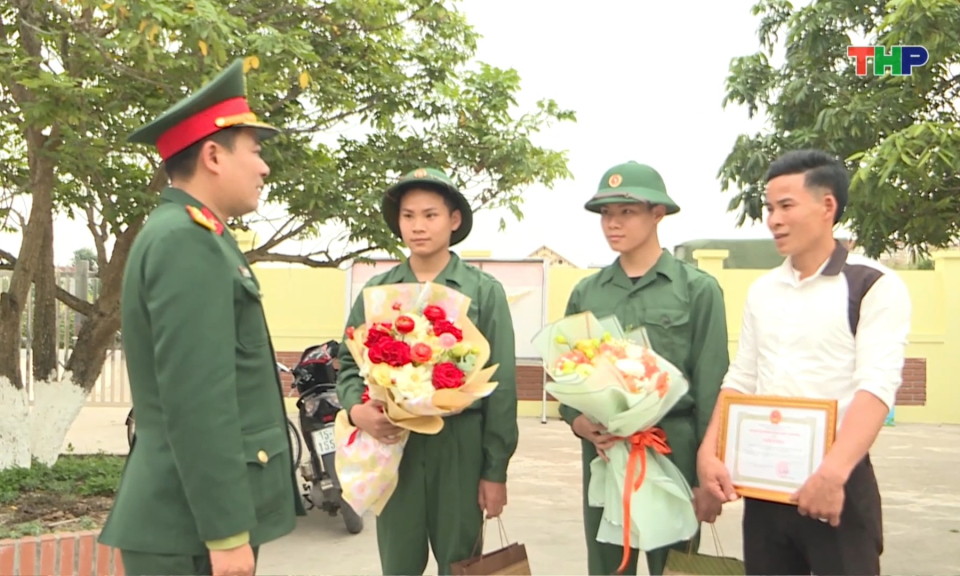  Gi&uacute;p t&acirc;n binh l&agrave;m quen, bắt nhịp nhanh m&ocirc;i trường qu&acirc;n ngũ