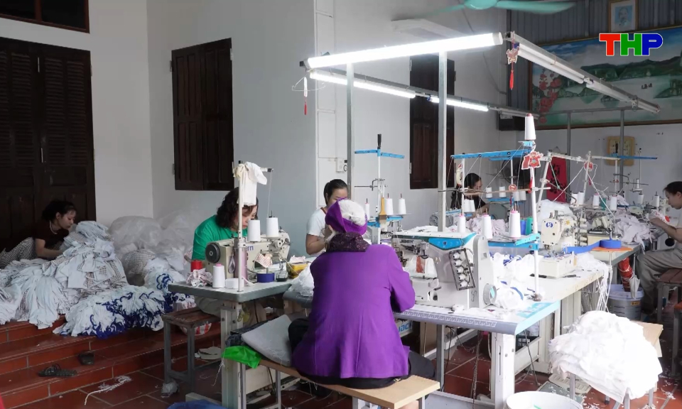 Chạm Hải Ph&ograve;ng: Xưởng may hạnh ph&uacute;c