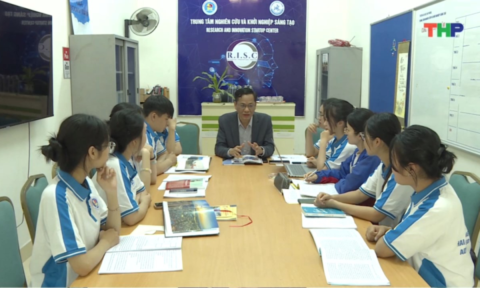 Th&uacute;c đẩy nghi&ecirc;n cứu khoa học, đổi mới s&aacute;ng tạo trong trường đại học