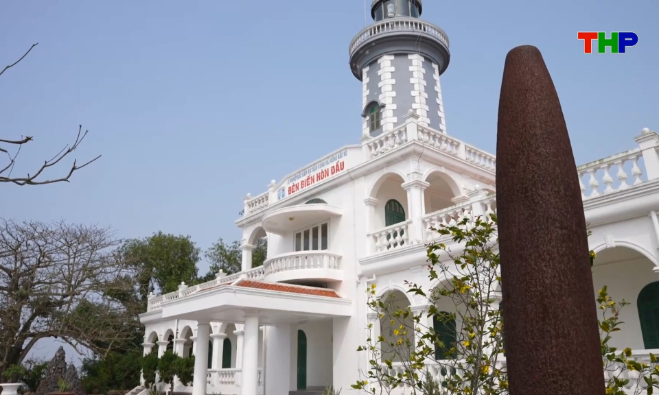 Chạm Hải Ph&ograve;ng: Mắt ngọc Đồ Sơn