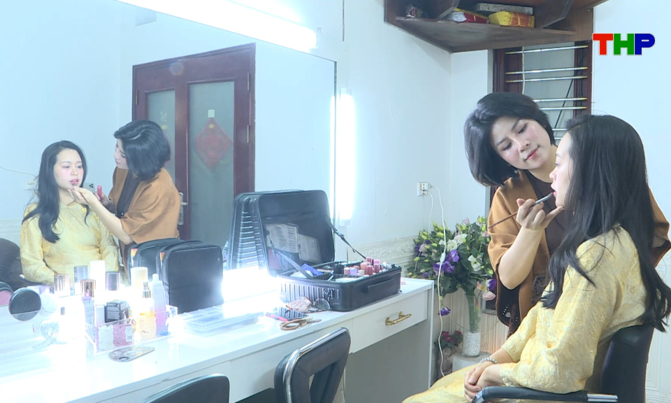 Diễn đ&agrave;n Eva: Trang điểm du xu&acirc;n