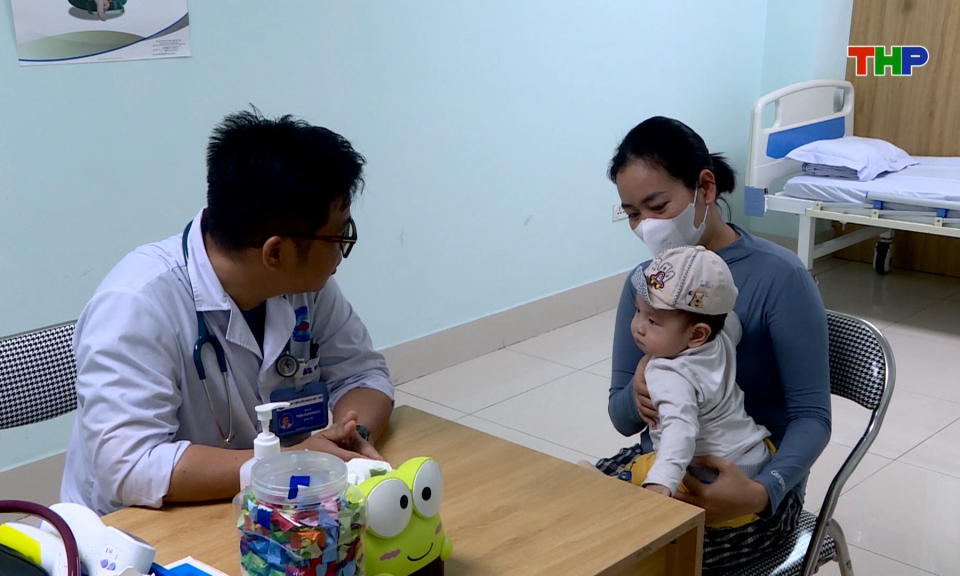 Kh&aacute;m bệnh miễn ph&iacute; cho trẻ em