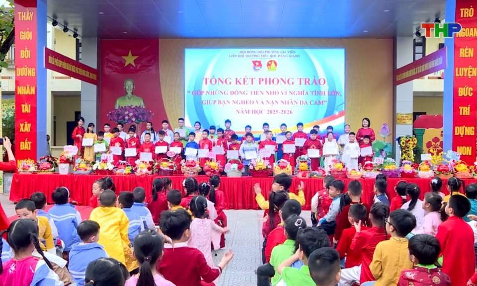 Lăng k&iacute;nh tuổi hoa: Đồng tiền nhỏ - Nghĩa t&igrave;nh lớn