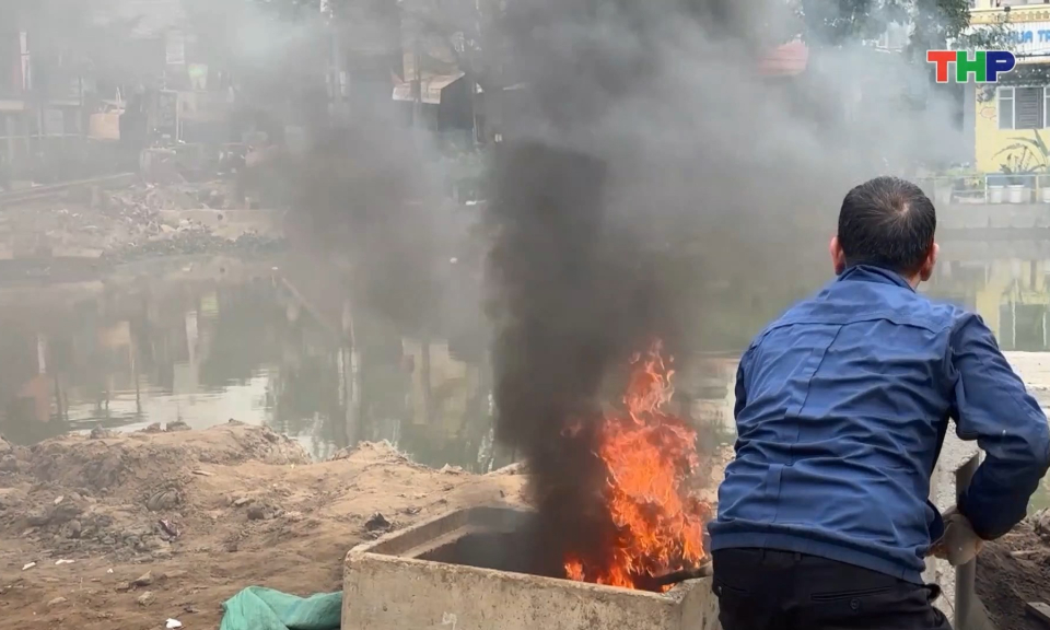 Nguy cơ &ocirc; nhiễm m&ocirc;i trường từ đốt r&aacute;c sinh hoạt