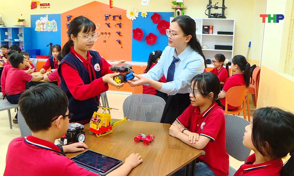 Nh&acirc;n rộng m&ocirc; h&igrave;nh ph&ograve;ng học STEM