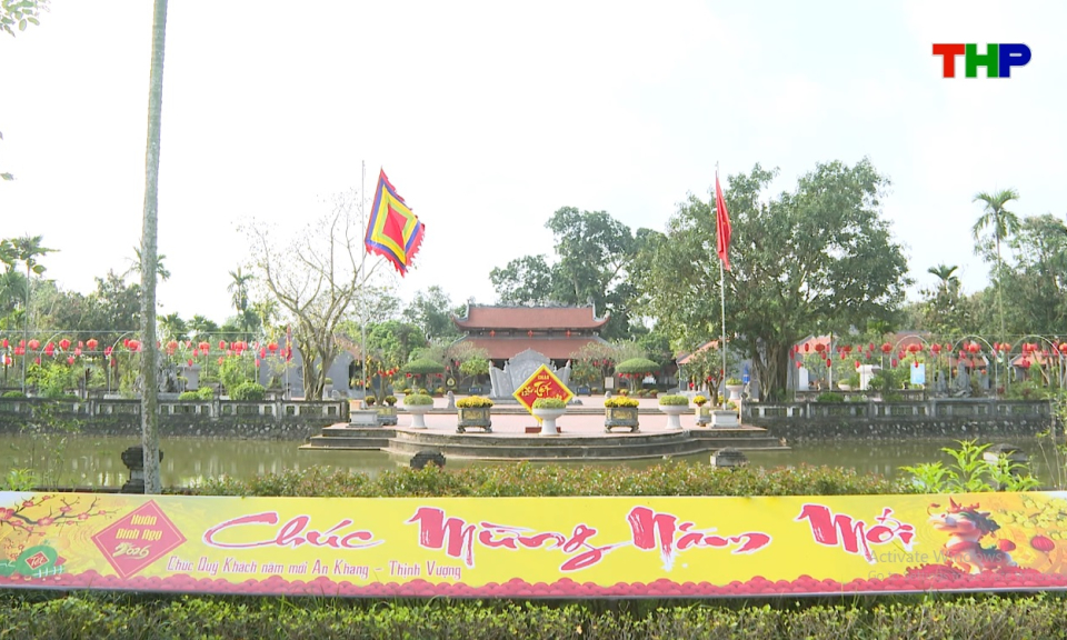 Chạm Hải Ph&ograve;ng: Đền Bia ng&agrave;y xu&acirc;n