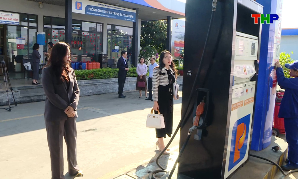 Đ&ocirc; thị v&agrave; cuộc sống: Gi&aacute; xăng biến động v&agrave; c&acirc;u chuyện ổn định nguồn cung cho đ&ocirc; thị