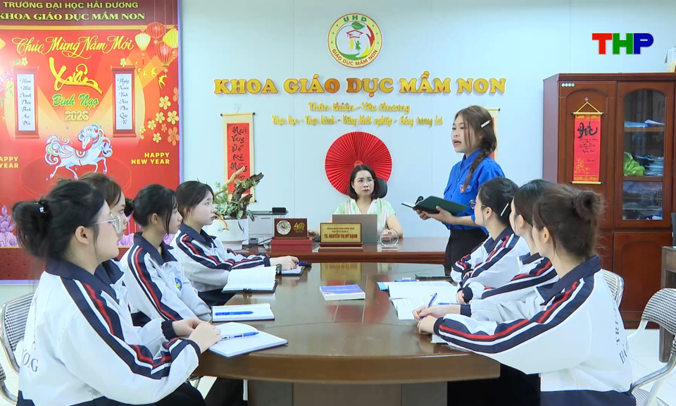 C&acirc;u chuyện của t&ocirc;i: Những nữ B&iacute; thư chi đo&agrave;n nhiệt huyết