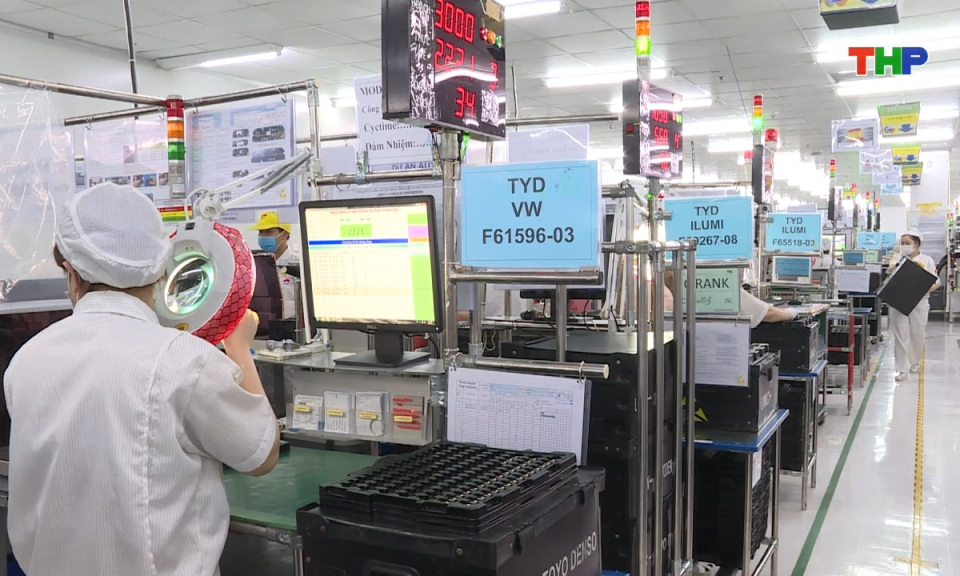 Ch&iacute;nh s&aacute;ch ph&aacute;p luật: Luật C&ocirc;ng đo&agrave;n - L&aacute; chắn bảo vệ quyền lợi của người lao động