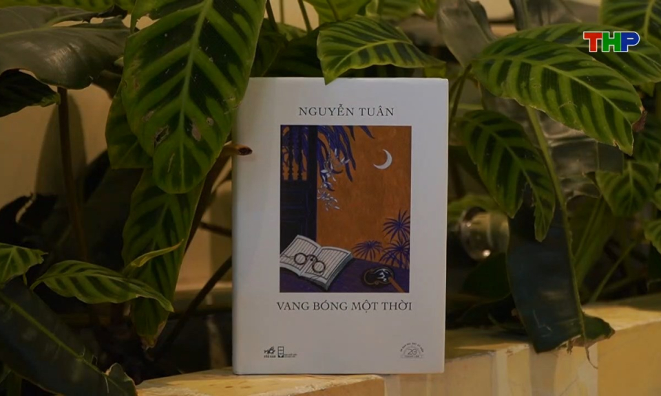 Giới thiệu s&aacute;ch: Vang b&oacute;ng một thời