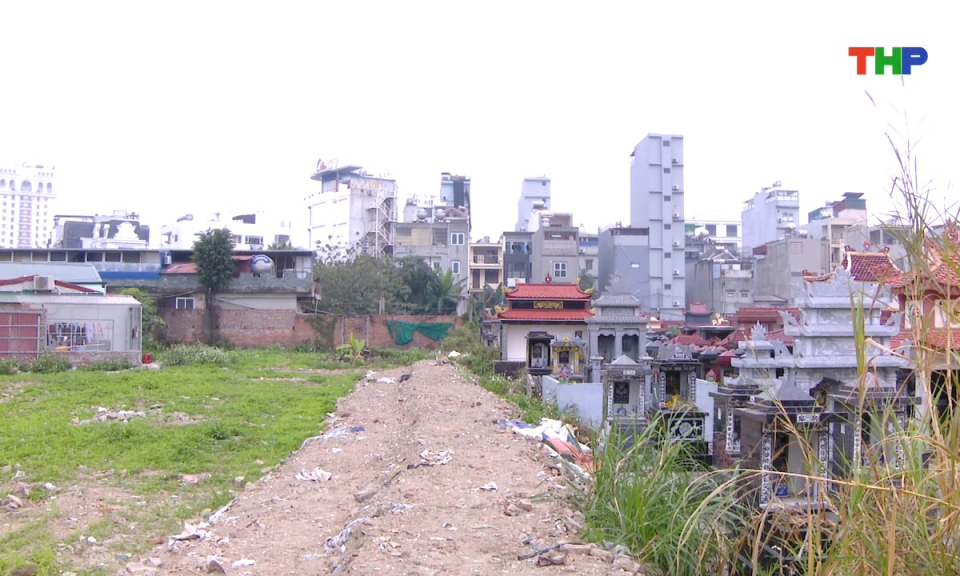 Hộp thư truyền h&igrave;nh: X&acirc;y dựng mộ tr&aacute;i ph&eacute;p - H&agrave;nh vi vi phạm Luật Đất đai