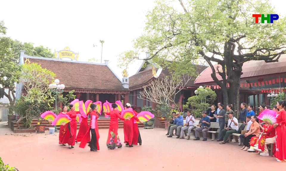 Chạm Hải Ph&ograve;ng: G&igrave;n giữ nghệ thuật ch&egrave;o truyền thống