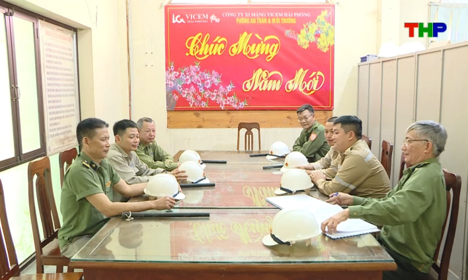 Ph&oacute;ng sự: D&acirc;n qu&acirc;n tự vệ - L&aacute; chắn an to&agrave;n từ cơ sở sản xuất