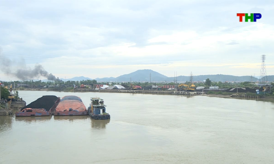 Ch&iacute;nh s&aacute;ch ph&aacute;p luật: Tăng thẩm quyền quản l&yacute; m&ocirc;i trường đối với cấp x&atilde;