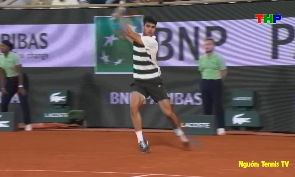 Cận cảnh: Sự chuẩn bị cho m&ugrave;a giải tennis s&acirc;n đất nện