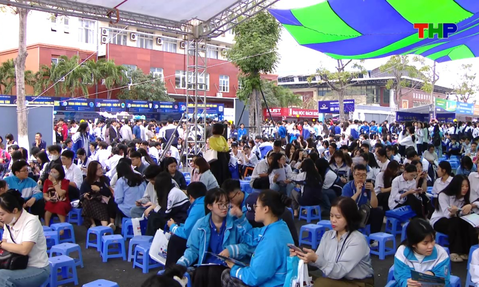 Gi&aacute;o dục v&agrave; đ&agrave;o tạo: Chuẩn bị cho m&ugrave;a tuyển sinh đại học, cao đẳng