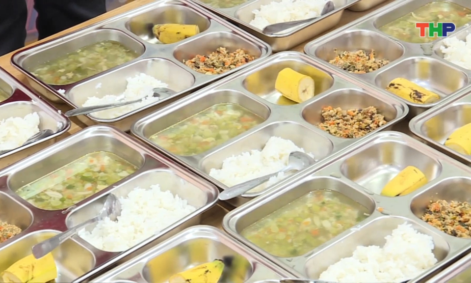 Người đứng đầu cơ sở gi&aacute;o dục phải chịu tr&aacute;ch nhiệm nếu để xảy ra mất an to&agrave;n vệ sinh thực phẩm