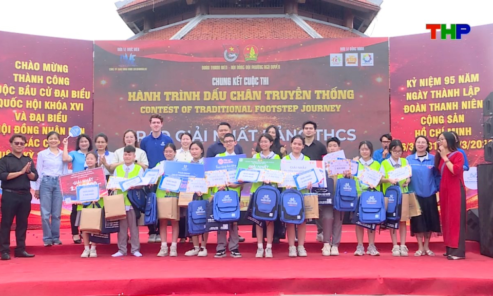 Lăng k&iacute;nh tuổi hoa: H&agrave;nh tr&igrave;nh dấu ch&acirc;n truyền thống