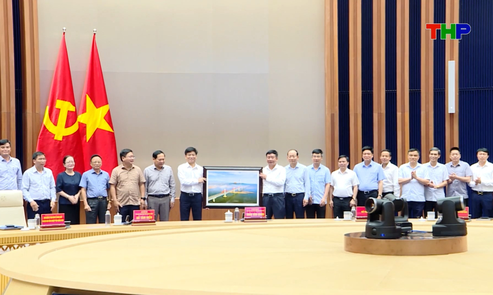 Hải Ph&ograve;ng - Quảng Ng&atilde;i trao đổi kinh nghiệm ph&aacute;t triển khu c&ocirc;ng nghiệp, khu kinh tế