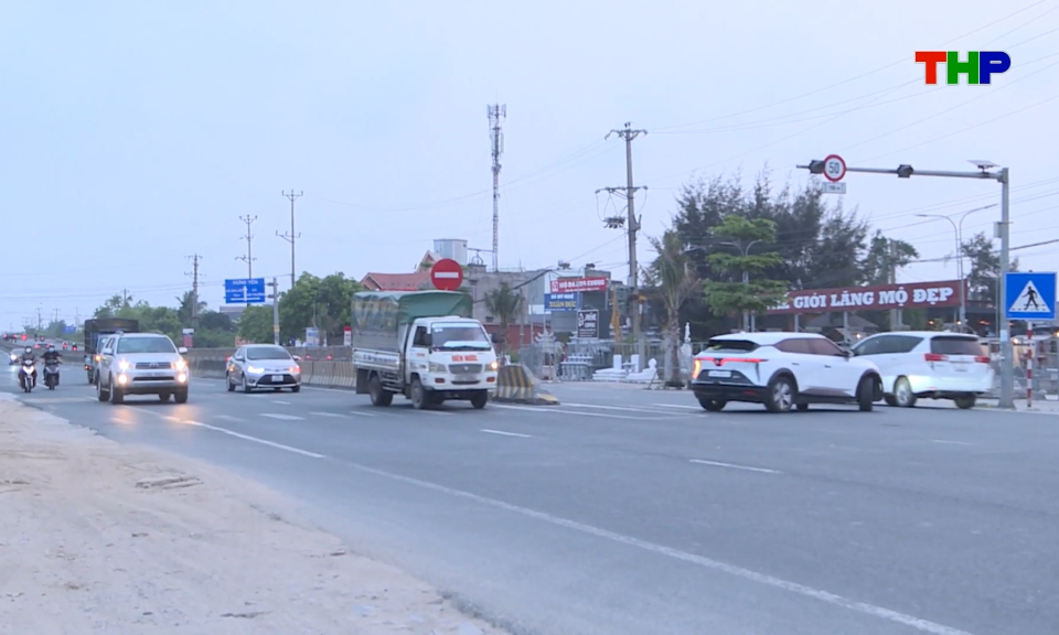 Khắc phục bất cập tr&ecirc;n quốc lộ 10