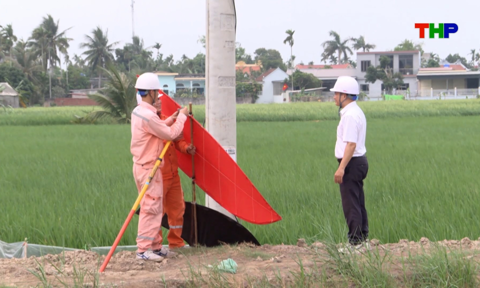 Bảo đảm an to&agrave;n h&agrave;nh lang lưới điện