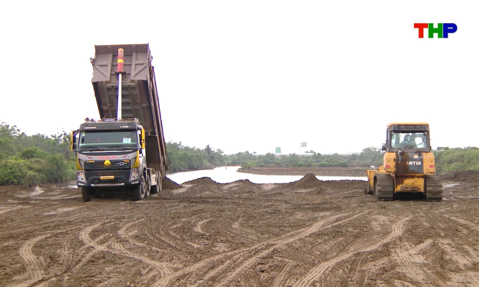 Chuẩn bị khởi c&ocirc;ng dự &aacute;n ph&aacute;t triển kết cấu hạ tầng khu c&ocirc;ng nghiệp Nam Tr&agrave;ng C&aacute;t