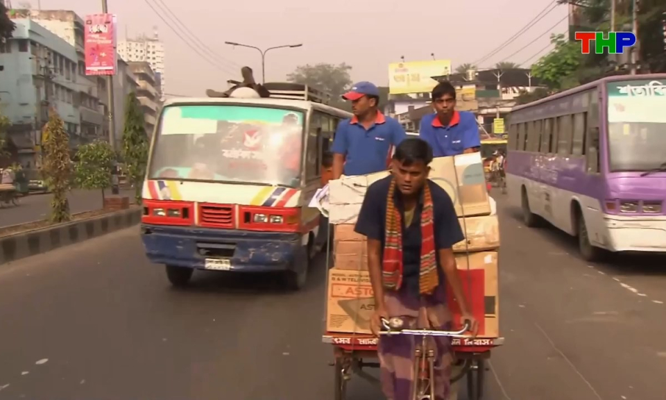 Kh&aacute;m ph&aacute; thế giới: Dhaka - Những con đường kh&ocirc;ng luật lệ