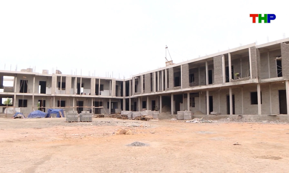 Đầu tư ph&aacute;t triển cơ sở vật chất cho c&aacute;c trường c&ocirc;ng lập