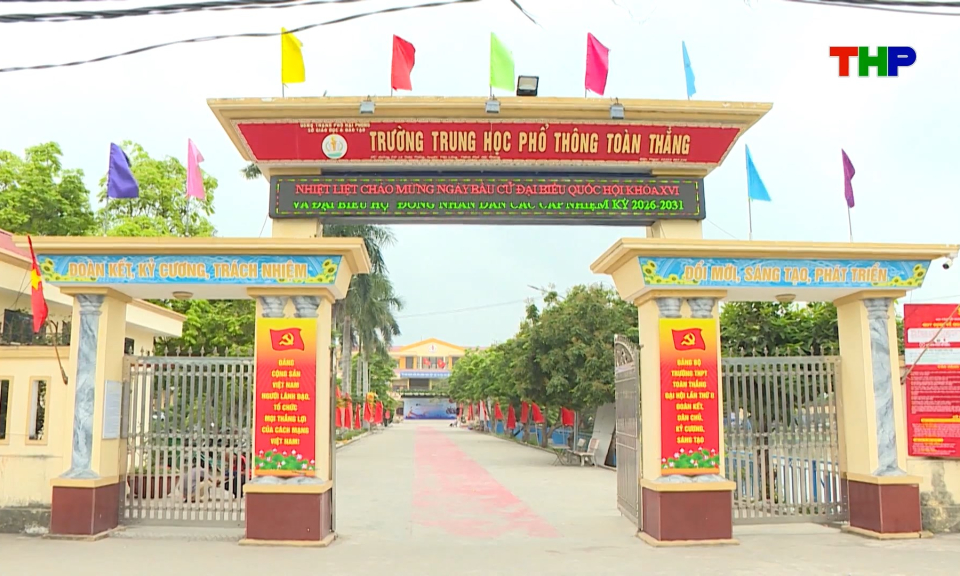 Hiệu trưởng được giao cấp bằng tốt nghiệp THPT