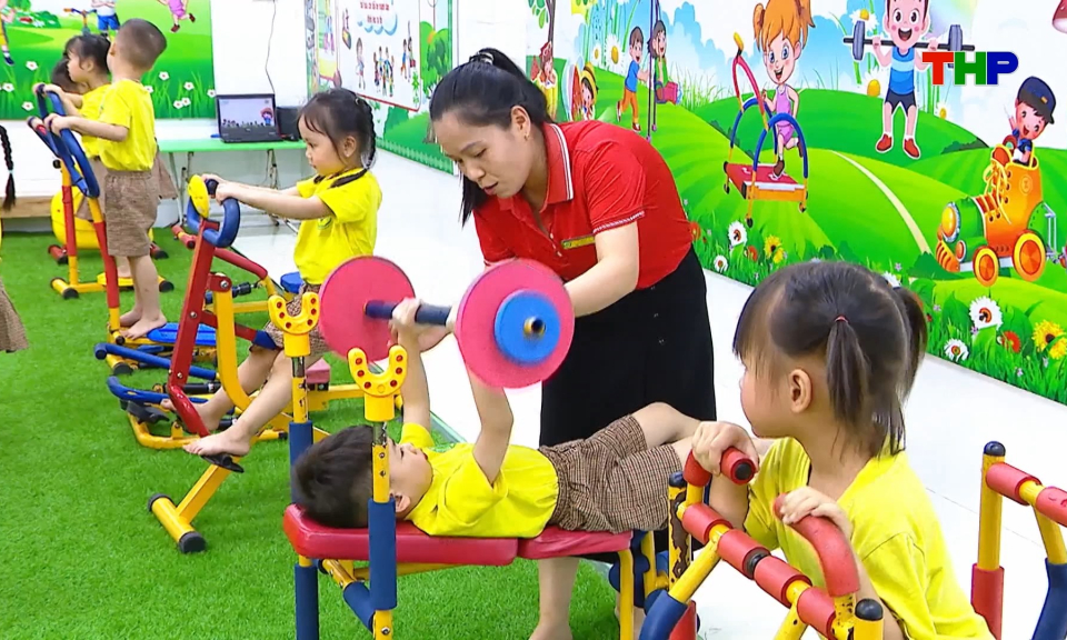 N&acirc;ng cao chất lượng x&acirc;y dựng trường chuẩn quốc gia