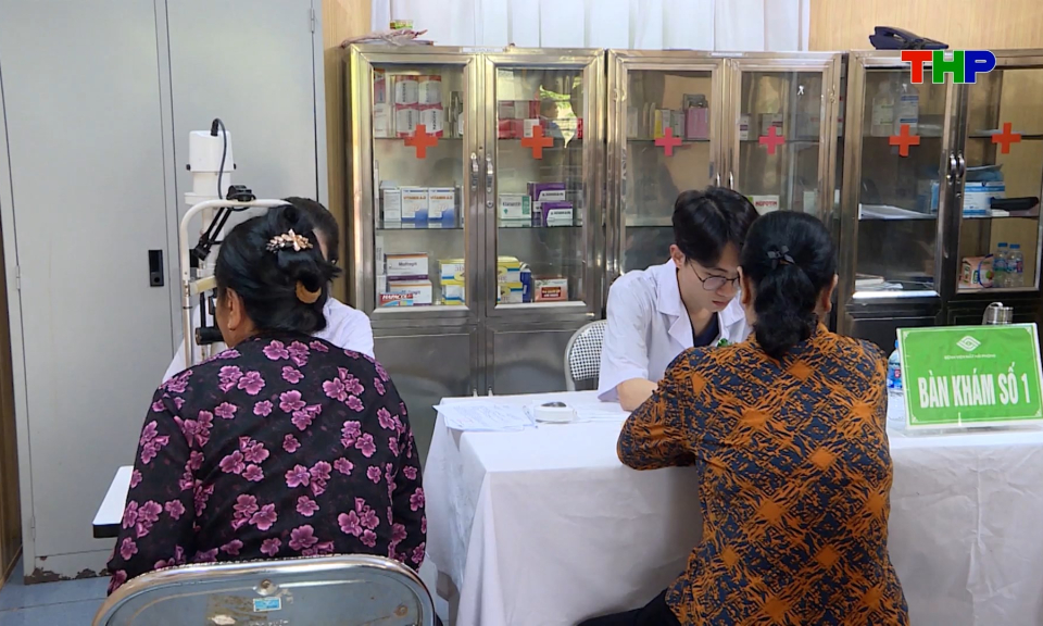 Quan t&acirc;m chăm s&oacute;c sức khỏe người cao tuổi