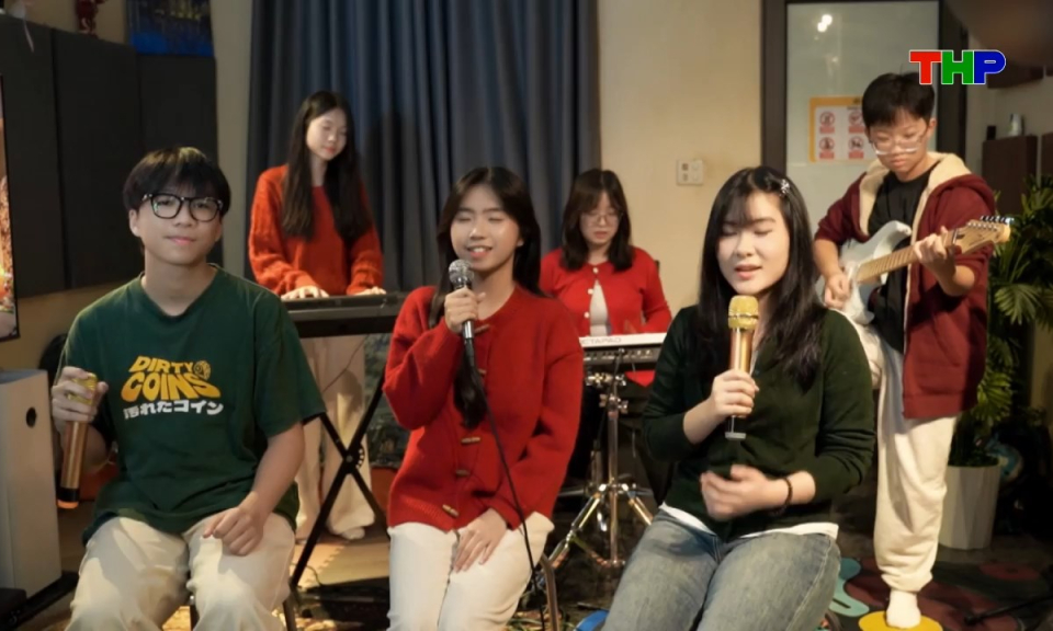 Lăng k&iacute;nh tuổi hoa: Music club ở ng&ocirc;i trường trăm tuổi