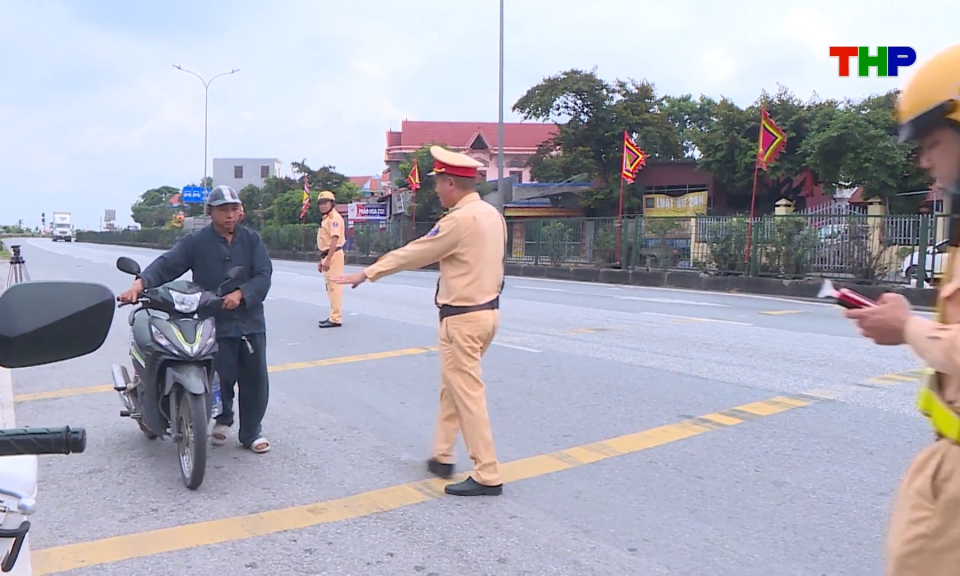 Bảo đảm an to&agrave;n giao th&ocirc;ng trong những ng&agrave;y nghỉ lễ