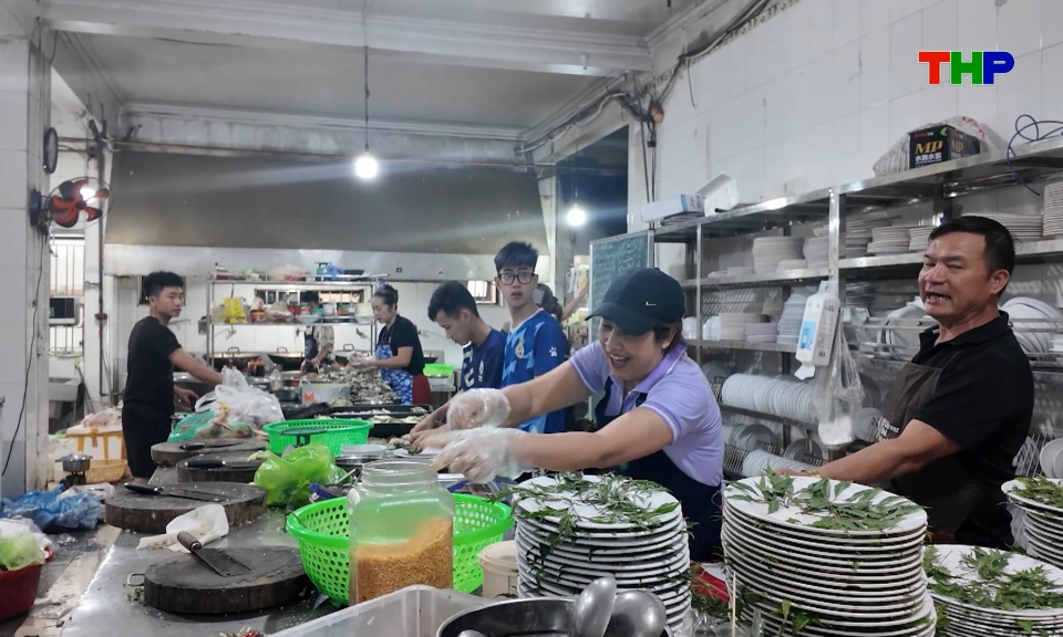 Bảo đảm an to&agrave;n vệ sinh thực phẩm dịp nghỉ lễ