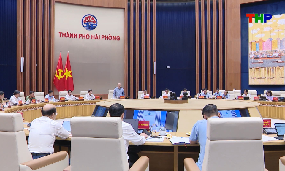 Phi&ecirc;n họp thường kỳ UBND th&agrave;nh phố th&aacute;ng 4/2026