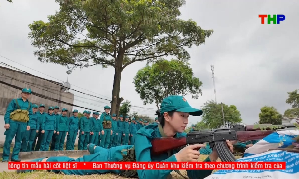 Qu&acirc;n khu 3: Sao vu&ocirc;ng đất mỏ m&ugrave;a huấn luyện