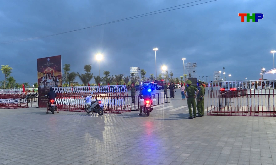 Bảo đảm an to&agrave;n giao th&ocirc;ng dịp Lễ hội Hoa Phượng Đỏ 2026