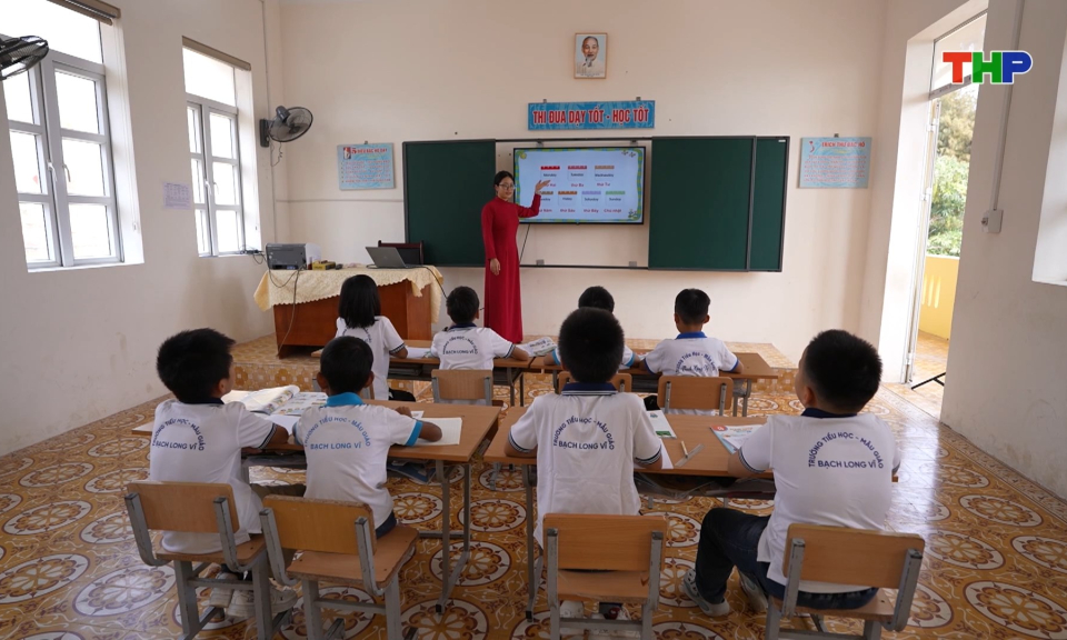 Những người phụ nữ t&igrave;nh nguyện gắn b&oacute; với đảo Bạch Long Vĩ
