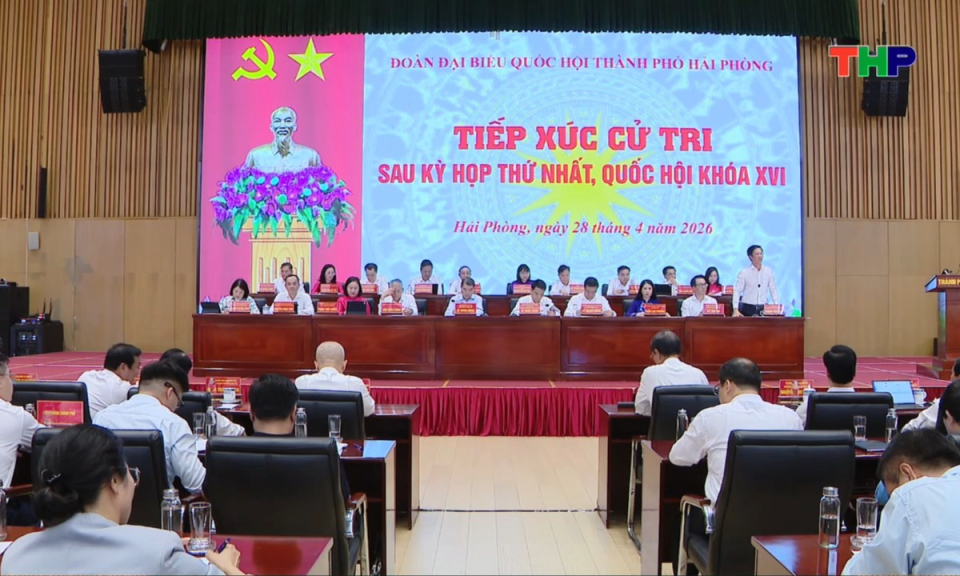 Đại biểu nh&acirc;n d&acirc;n với cử tri: Khi tiếng n&oacute;i cử tri được chuyển h&oacute;a th&agrave;nh h&agrave;nh động