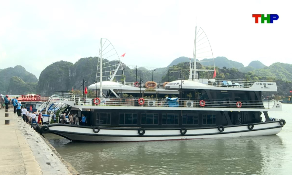 Ph&aacute;p luật v&agrave; cuộc sống: Siết chặt giải ph&aacute;p an ninh, an to&agrave;n m&ugrave;a du lịch biển