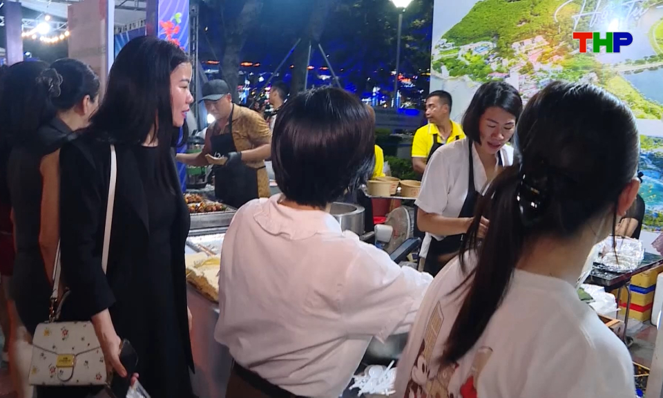 Hấp dẫn c&aacute;c m&oacute;n ẩm thực tại dải trung t&acirc;m th&agrave;nh phố