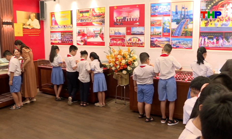 Triển l&atilde;m &ldquo;Hải Ph&ograve;ng trong d&ograve;ng chảy lịch sử qua t&agrave;i liệu lưu trữ&rdquo;