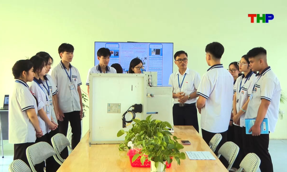 Khoa học c&ocirc;ng nghệ v&agrave; đời sống: Đẩy mạnh sự s&aacute;ng tạo th&ocirc;ng qua sản phẩm khoa học kỹ thuật trong trường học