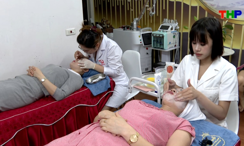 Diễn đ&agrave;n Eva: Chăm s&oacute;c da m&ugrave;a h&egrave;