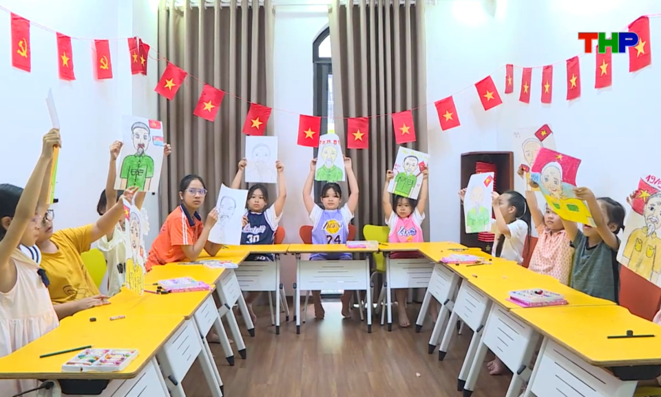 Chạm Hải Ph&ograve;ng: B&aacute;c Hồ trong mắt em