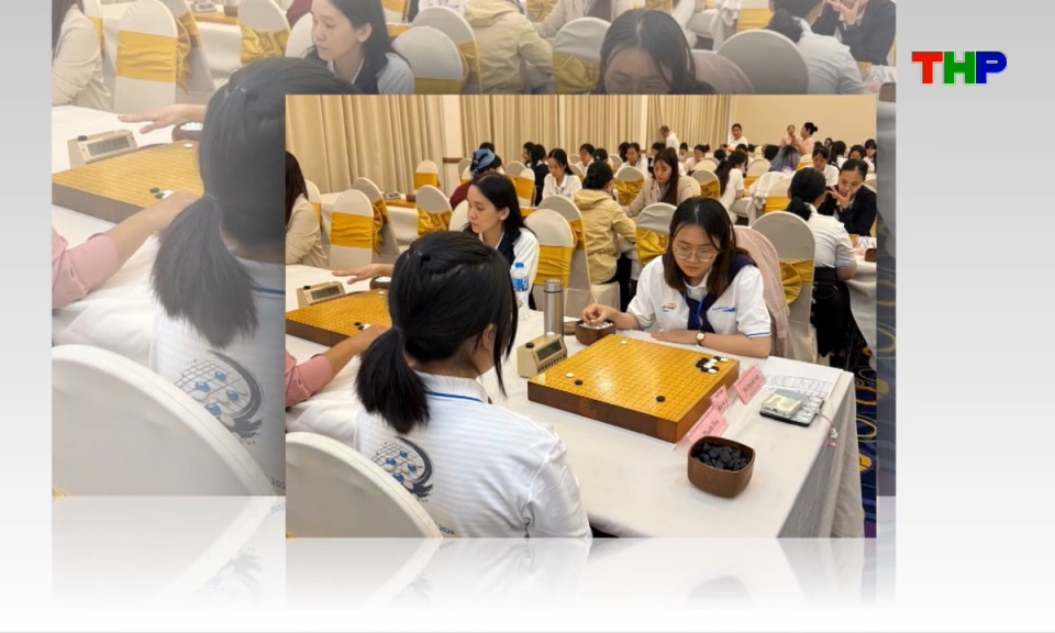 Lăng k&iacute;nh tuổi hoa: Kỳ thủ cờ v&acirc;y